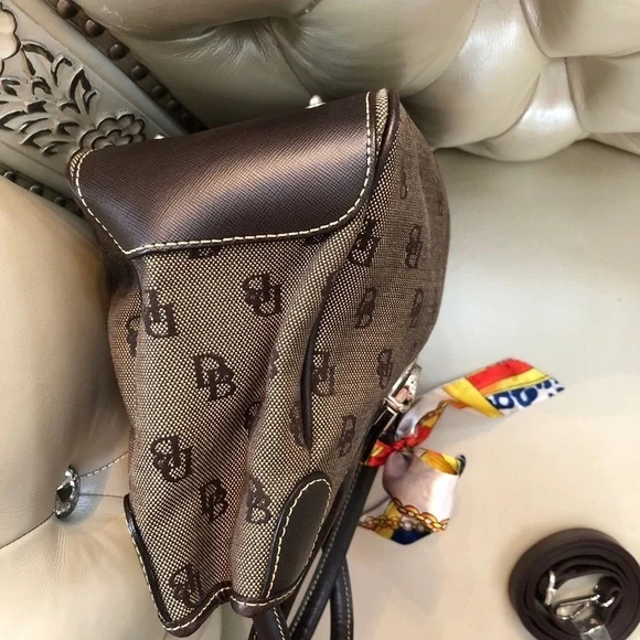 Dooney & Bourke Signature DB tote Crossbody NWOT - Picture 7 of 10